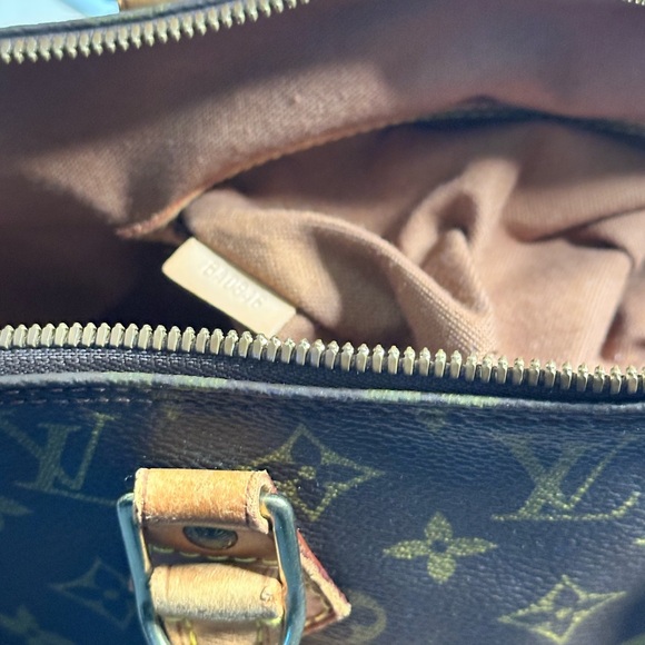 Louis Vuitton Medium Monogram Alma PM free lock and key - Picture 8 of 13